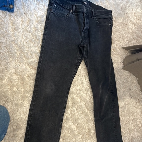 Banana republic mens black 35x32 skinny jeans. Great condition - Picture 3 of 4